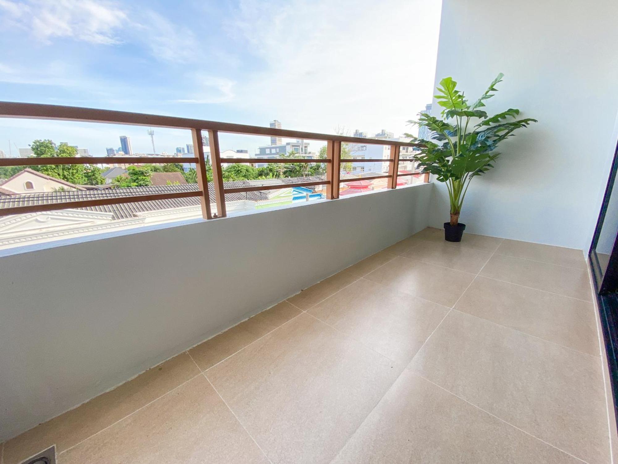 Отель Gp House Bangkok - Sukhumvit Onnut Bts Skytrain Экстерьер фото